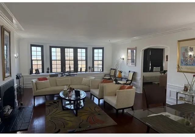 Homes for sale in Chicago, IL | 6901 S Oglesby Ave #5A, Chicago, IL 60649 | MLS# 12527493