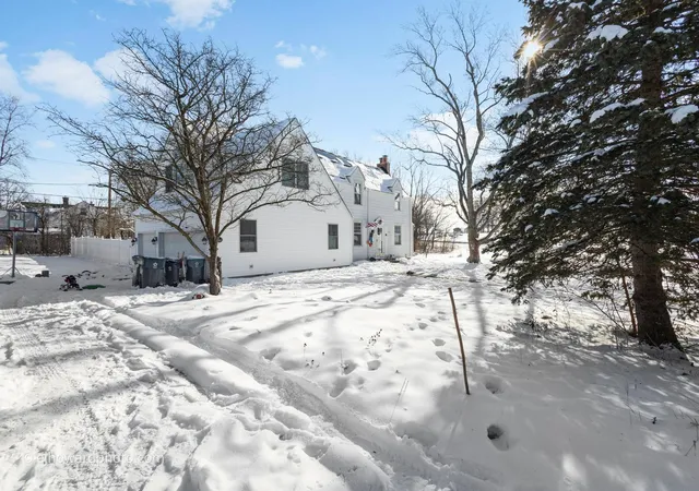 Photo 3 of Single family home for sale at 3655 Kent Pl, Crete, IL 60417 | MLS# 12528871 | Listing updated on 2026-09-01