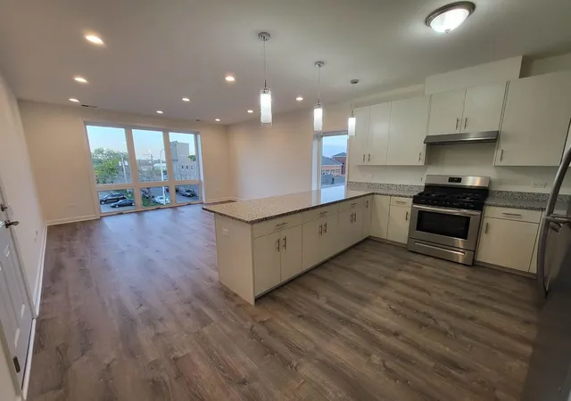4th image of 3595 S Archer Ave #2C, Chicago, IL 60609 | MLS# 12528993