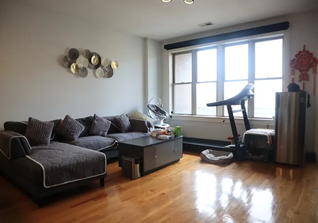 2nd image of 3225 S Archer Ave #3w, Chicago, IL 60608 | MLS# 12529898