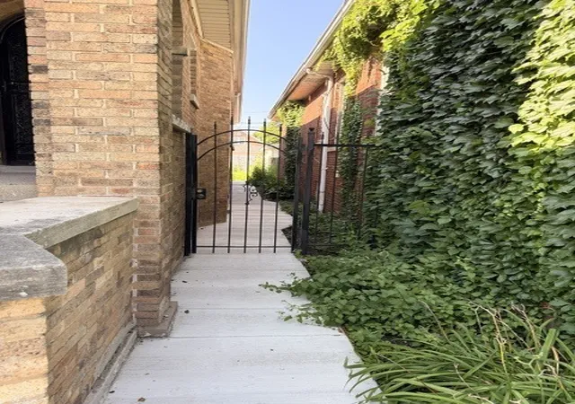 5th image of 1048 W 92Nd Pl, Chicago, IL 60620 | MLS# 12530103