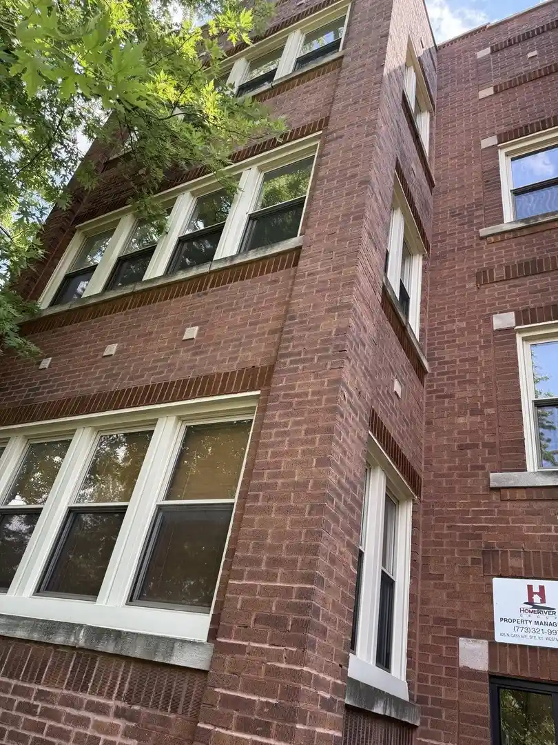 Listing Photo 2 - Condo for sale in 4027 W Crystal St located at 4027 W Crystal St, Chicago, IL 60651 - Unit 4027 W Crystal St