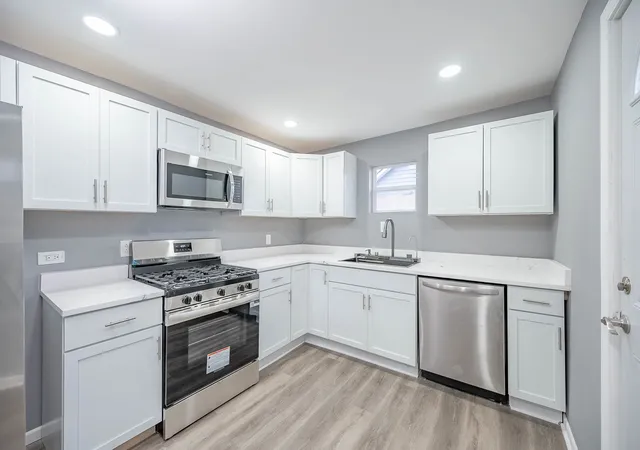 Photo 4 of Single family home for sale at 42425 N Park Ln E, Antioch, IL 60002 | MLS# 12533449 | Listing updated on 2026-10-07