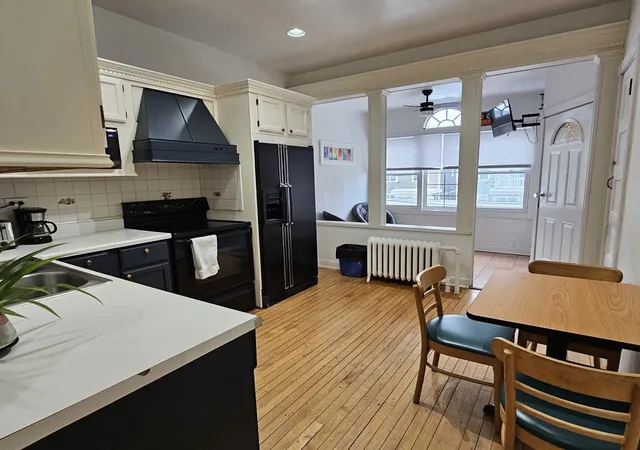 2nd image of 1656 W Hollywood Ave, Chicago, IL 60660 | MLS# 12533613