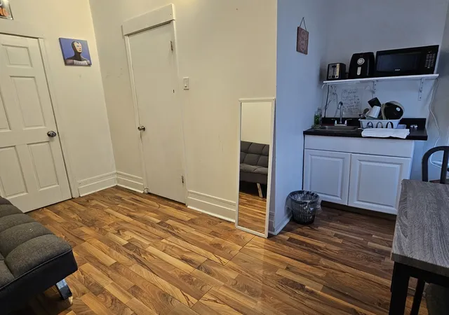3rd image of 1656 W Hollywood Ave, Chicago, IL 60660 | MLS# 12533613