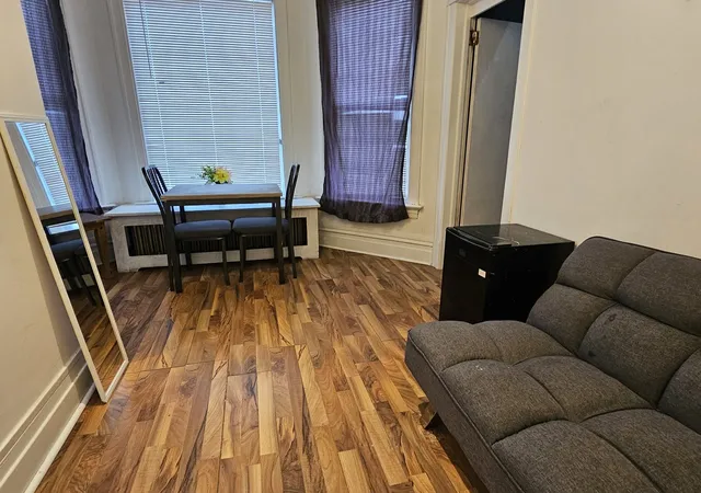4th image of 1656 W Hollywood Ave, Chicago, IL 60660 | MLS# 12533613