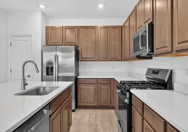 2nd image of 1221 Glenmont St, Algonquin, IL 60102 | MLS# 12535238