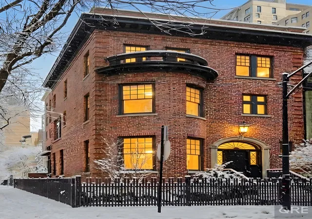 1st image of 1401 N Astor St, Chicago, IL 60610 | MLS# 12535746
