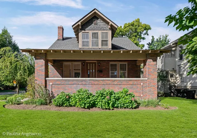 Single family home for sale at 418 S Hough St, Barrington, IL 60010 | MLS# 12535867