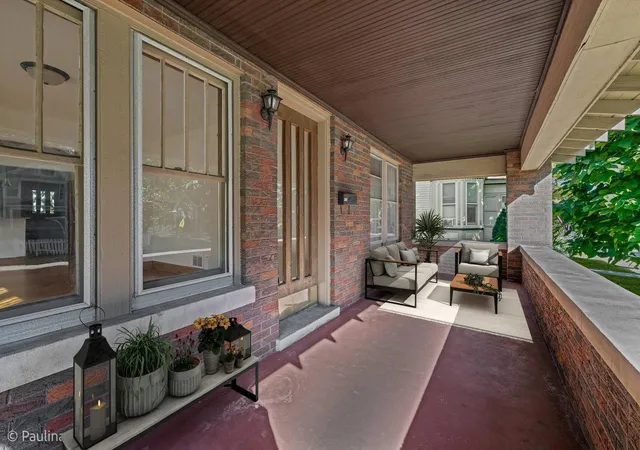 Photo 3 of Single family home for sale at 418 S Hough St, Barrington, IL 60010 | MLS# 12535867 | Listing updated on 2026-10-08
