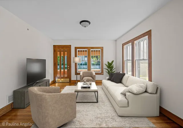 Photo 3 of Single family home for sale at 418 S Hough St, Barrington, IL 60010 | MLS# 12535867 | Listing updated on 2026-10-09