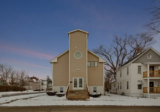 2nd image of 194 N Entrance Ave, Kankakee, IL 60901 | MLS# 12536879