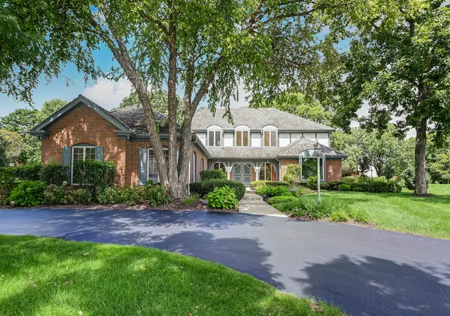 Photo 1 of Single family home for sale at 5 Regent Ct, Burr Ridge, IL 60527 | MLS# 12537427 | Listing updated on 2026-09-07
