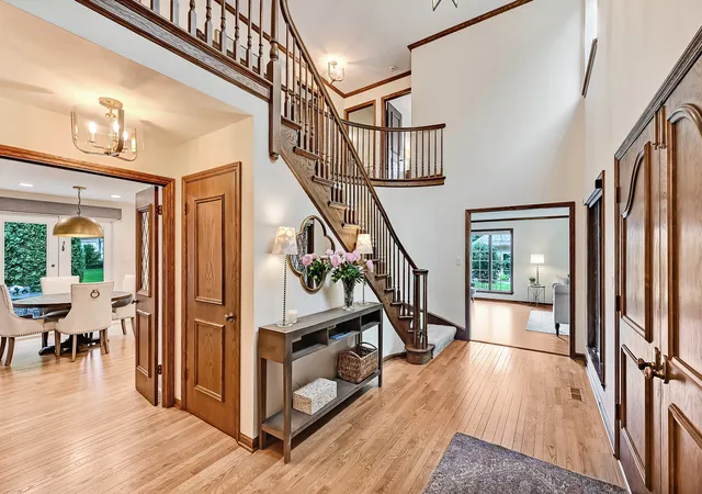 Photo 2 of Single family home for sale at 5 Regent Ct, Burr Ridge, IL 60527 | MLS# 12537427 | Listing updated on 2026-09-07