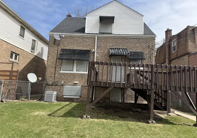 Homes for sale in Chicago, IL | 9134 S Paxton Ave, Chicago, IL 60617 | MLS# 12538427