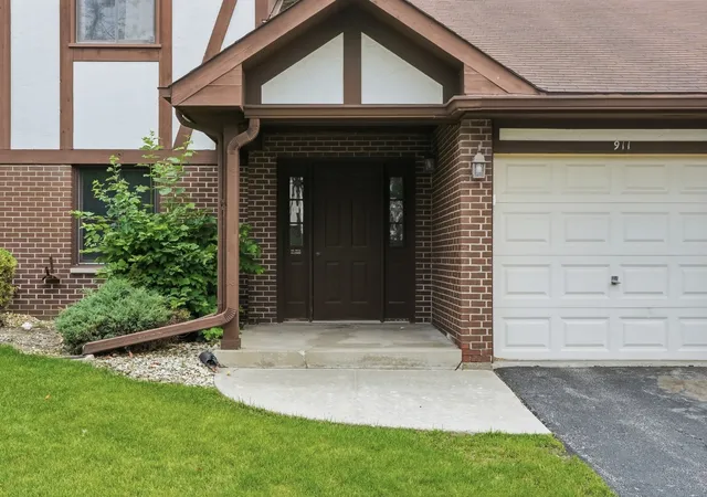 Photo 2 of Condo for sale at 917 Patricia Ln #917, Crete, IL 60417 | MLS# 12538479 | Listing updated on 2026-09-29