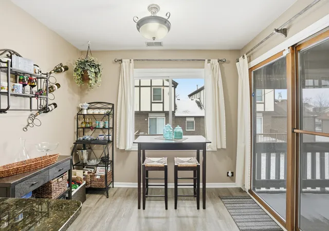 Listing Photo 4 - Condo for sale in building located at 917 Patricia Ln, Crete, IL 60417 - Unit #917