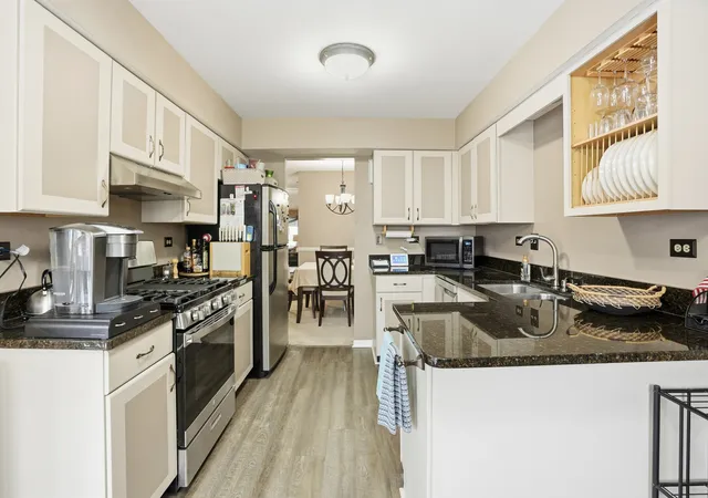 Listing Photo 5 - Condo for sale in building located at 917 Patricia Ln, Crete, IL 60417 - Unit #917