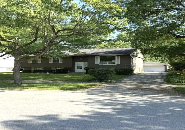 1st image of 450 E Mulberry Ct, Glenwood, IL 60425 | MLS# 12539675