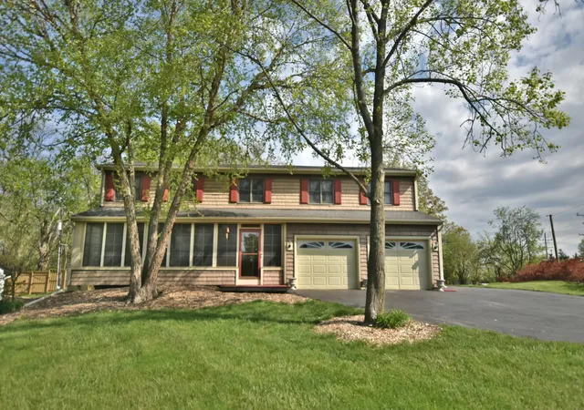 Photo 1 of Single family home for sale at 6n264 Weber Dr, Saint Charles, IL 60174 | MLS# 12542961 | Listing updated on 2026-09-12
