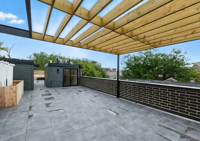 Homes for sale in Chicago, IL | 1404 W George St #PH, Chicago, IL 60657 | MLS# 12543066