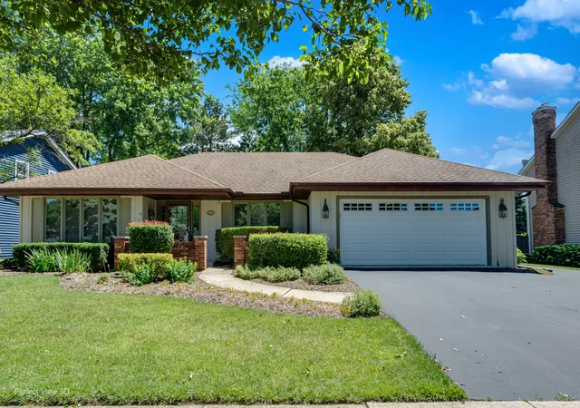 Photo 1 of Single family home for sale at 804 Manchester St, Naperville, IL 60563 | MLS# 12545237 | Listing updated on 2026-09-22