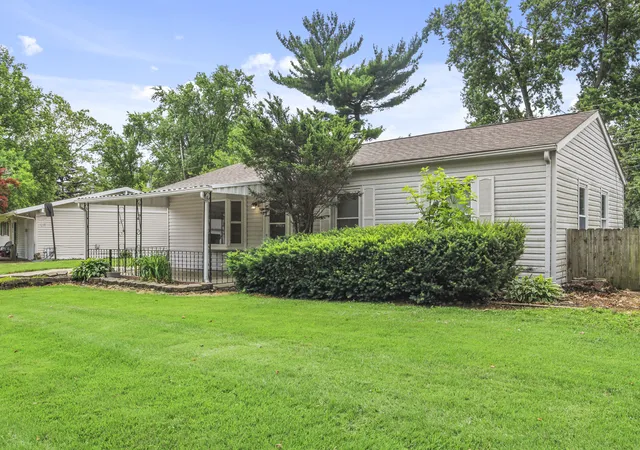 Homes for sale in Champaign, IL | 1411 Scottsdale Dr, Champaign, IL 61821 | MLS# 12546289