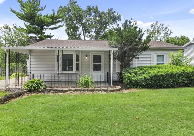 Homes for sale in Champaign, IL | 1411 Scottsdale Dr, Champaign, IL 61821 | MLS# 12546289