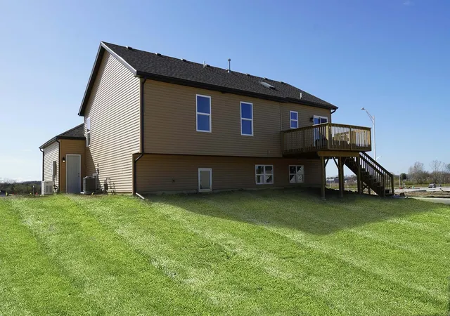 3rd image of 8240 Dylan Dr, Merrillville, IN 46410 | MLS# 12547138