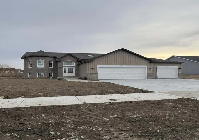 Single family home for sale at 8252 Dylan Dr, Merrillville, IN 46410 | MLS# 12547154 | Listing updated on 2026-08-06