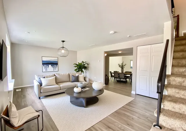 2nd image of 903 Blackhawk Dr, University Park, IL 60484 | MLS# 12547395