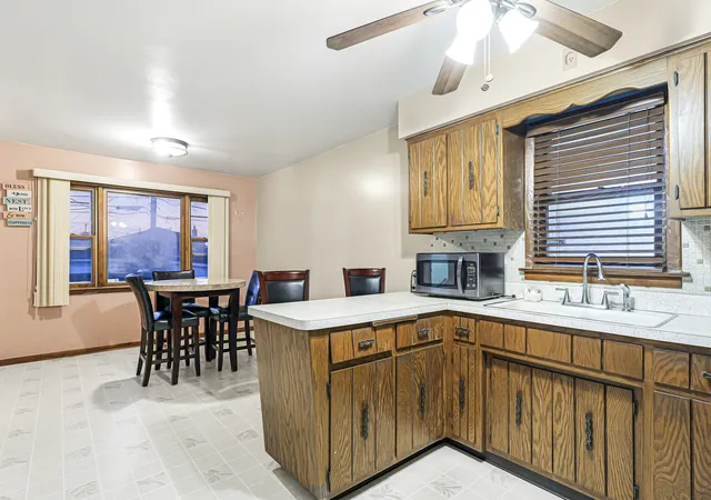 5th image of 590 Exchange Ave, Calumet City, IL 60409 | MLS# 12547570