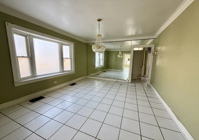 3rd image of 7741 S Oglesby Ave, Chicago, IL 60649 | MLS# 12547818