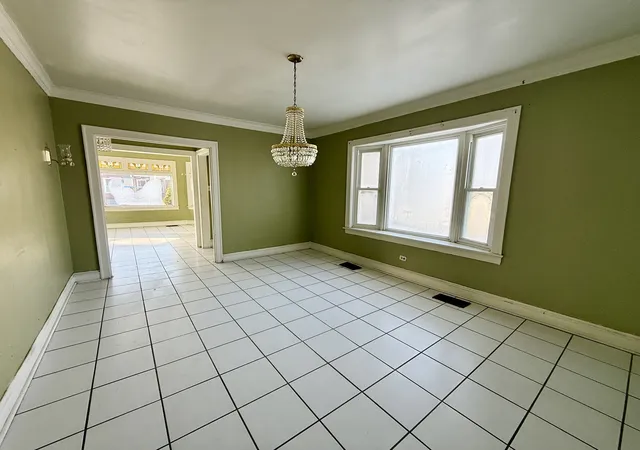 4th image of 7741 S Oglesby Ave, Chicago, IL 60649 | MLS# 12547818