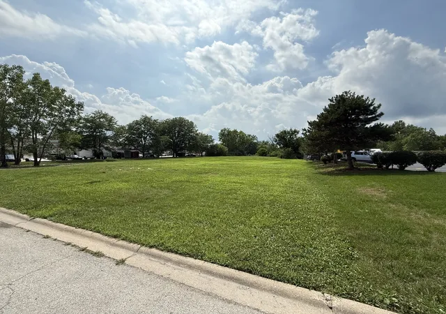 Homes for sale in Orland Park, IL | 16230 S 107th Ave, Orland Park, IL 60467 | MLS# 12547855