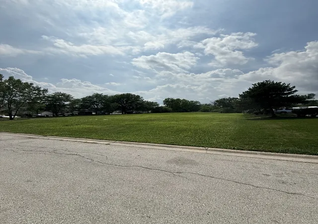 Homes for sale in Orland Park, IL | 16230 S 107Th Ave, Orland Park, IL 60467 | MLS# 12547855