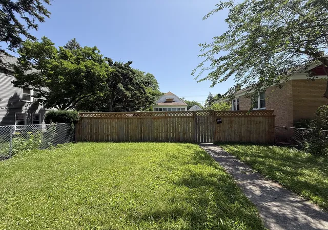 26th image of 1413 Wisconsin Ave, Berwyn, IL 60402 | MLS# 12548079