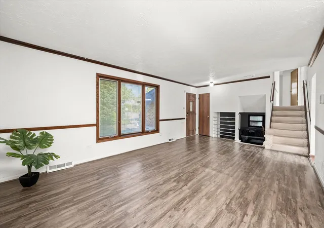 Photo 4 of Single family home for sale at 22434 Pleasant Dr, Richton Park, IL 60471 | MLS# 12548318 | Listing updated on 2026-08-28