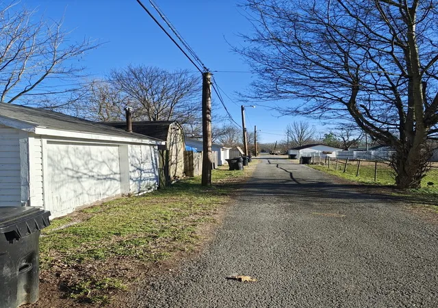 18th image of 706 E 8th St, Metropolis, IL 62960 | MLS# 12548568