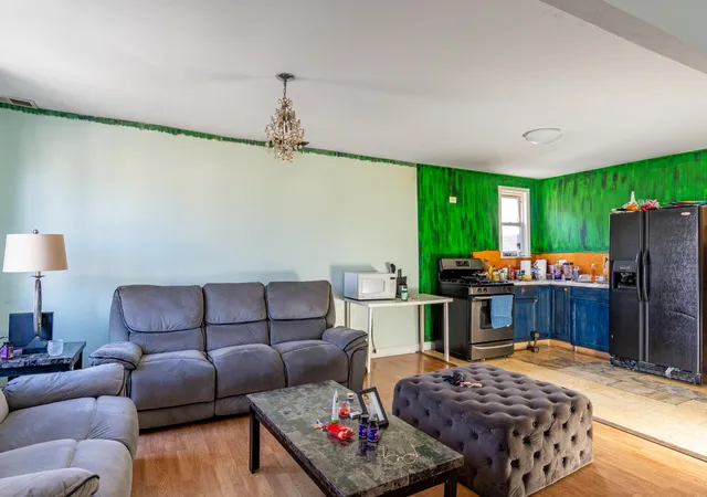 Homes for sale in Chicago, IL | 5230 S Justine St, Chicago, IL 60609 | MLS# 12548628