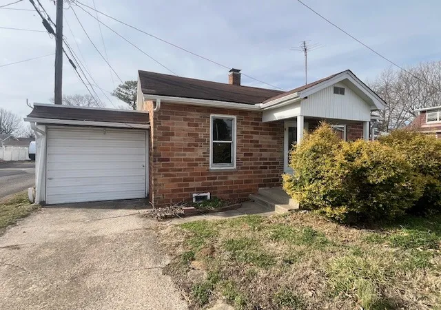 Homes for sale in Murphysboro, IL | 1919 Logan St, Murphysboro, IL 62966 | MLS# 12549090