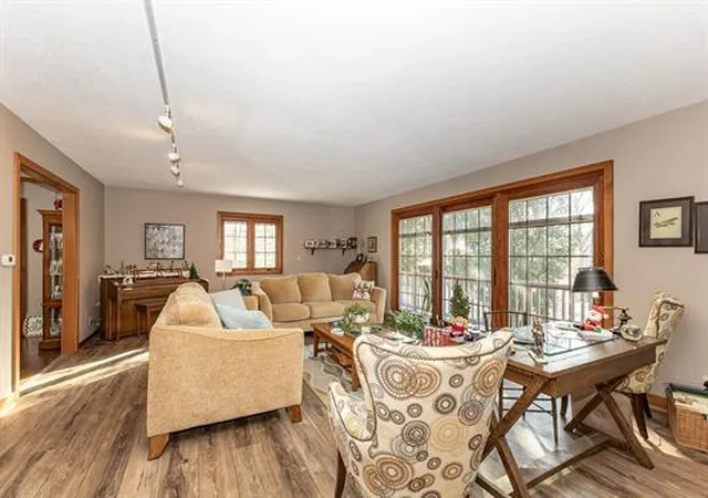 Photo 4 of Single family home for sale at 3 Heather Ln, Clinton, IA 52732 | MLS# 12549466 | Listing updated on 2026-10-06