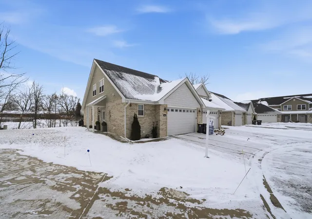 Photo 3 of Townhouse for sale at (Undisclosed), Justice, IL 60458 | MLS# 12549548 | Listing updated on 2026-08-10