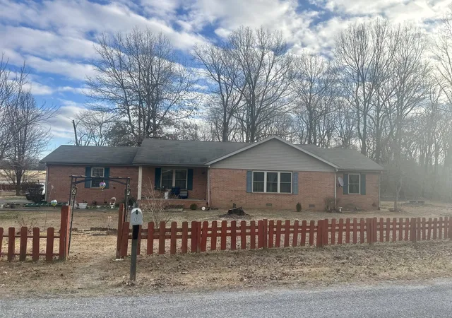 Photo 1 of Single family home for sale at 6 Carriage Ln, Metropolis, IL 62960 | MLS# 12549619 | Listing updated on 2026-08-05