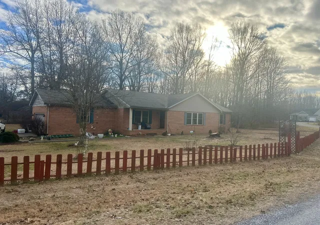 Photo 2 of Single family home for sale at 6 Carriage Ln, Metropolis, IL 62960 | MLS# 12549619 | Listing updated on 2026-08-05