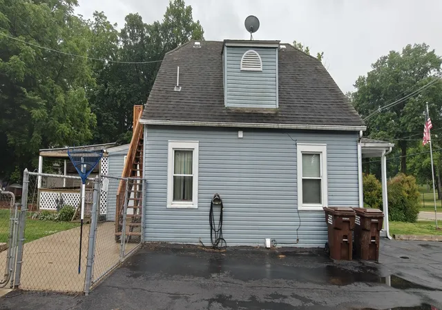 3rd image of 616 Daisyfield Rd, Rockford, IL 61102 | MLS# 12550004