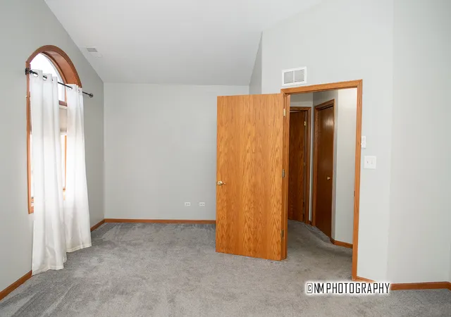 2nd image of 6430 Pine Cone Dr, Tinley Park, IL 60477