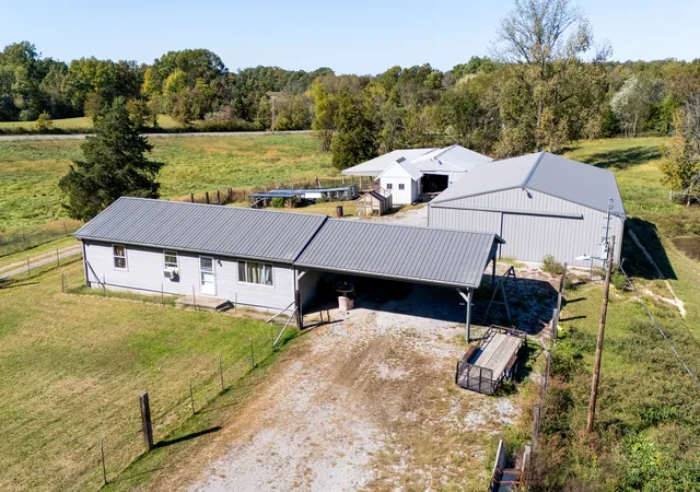Photo 1 of Single family home for sale at 104 E Boundary Rd, Creal Springs, IL 62922 | MLS# 12551441 | Listing updated on 2026-06-16