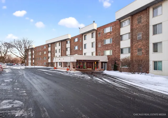Listing Photo 1 - Condo for sale in building located at 841 N York Rd, Elmhurst, IL 60126 - Unit #218