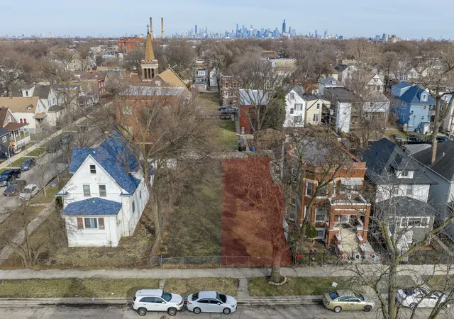 2nd image of 555 N Leclaire Ave, Chicago, IL 60644 | MLS# 12551726
